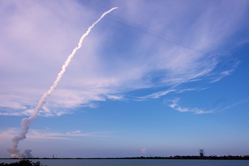 Une fusée Atlas V chargée de satellites Internet "Project Kuiper" d'Amazon décolle de Cap Canaveral, en Floride, le lundi 28 avril 2025