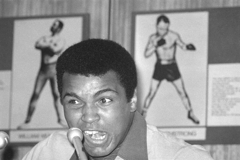 الملاكم محمد علي خلال مؤتمر صحافي في نيويورك، 29 آب/أغسطس 1974.
