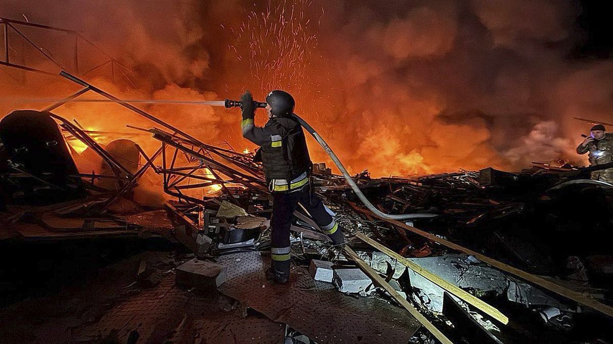 Russia launches deadly drone strikes on Ukraine amid proposed ceasefire
