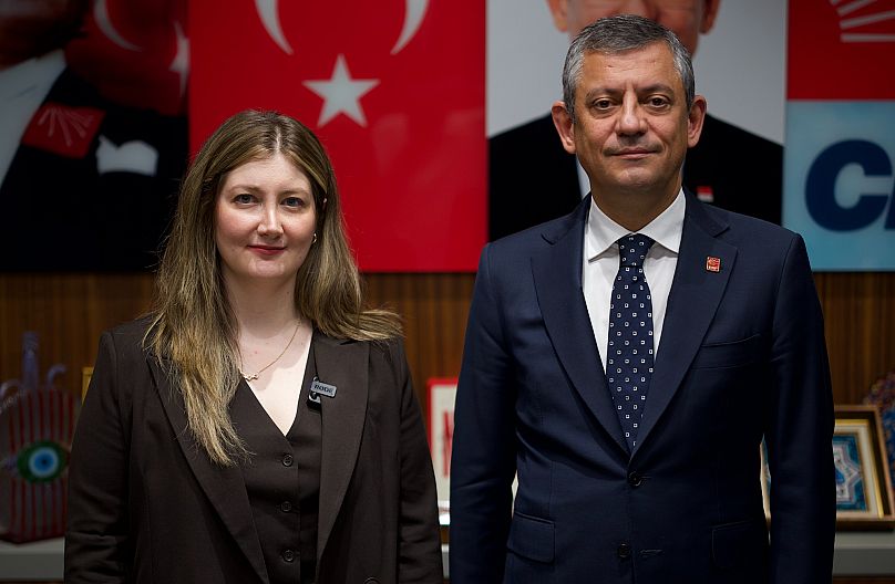 CHP Genel Başkanı Özgür Özel ve Euronews İstanbul Büro Şef Yardımcısı Burcu Başaran