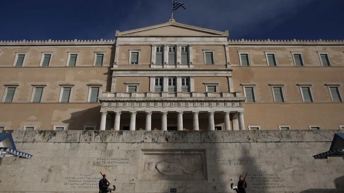 Τηλεφώνημα στο 112 για βόμβα στη Βουλή των Ελλήνων - Κλειστές Βασ. Σοφίας και Αμαλίας