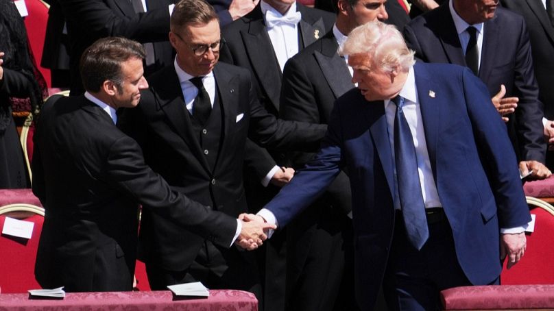 Emmanuel Macron et Donald Trump lors des funérailles du pape François, Vatican, le 26 avril 2025.