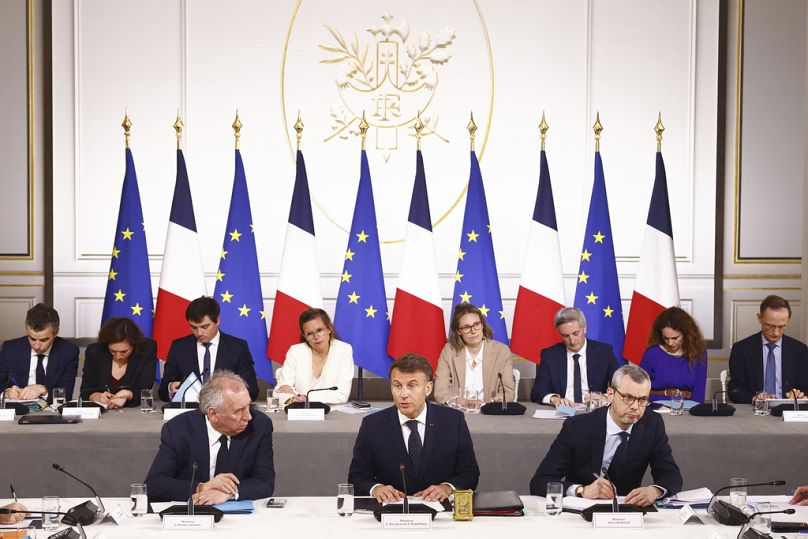 Emmanuel Macron reçoit les représentants des filières industrielles touchées par les droits de douane de Donald Trump à l'Élysée, le 3 avril 2025.