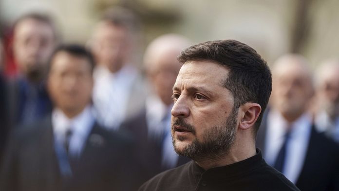 Zelensky lancia l’allarme: “Mosca prepara qualcosa in Bielorussia”