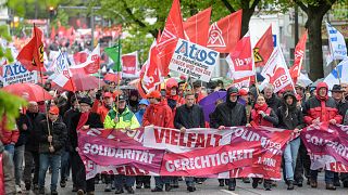 1. Mai: Der Tag der Arbeit wird in Deutschland von Gewerkschaften, Linken und Rechten Gruppierungen für Demonstrationen genutzt. 1. Mai 2018.