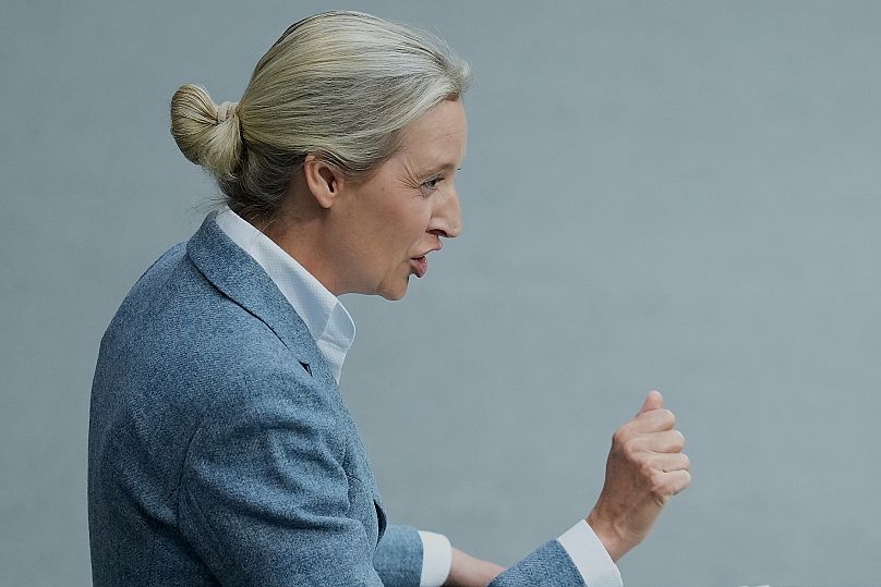 Współprzewodnicząca partii Alternatywa dla Niemiec (AFD) Alice Weidel przemawia podczas posiedzenia Bundestagu.