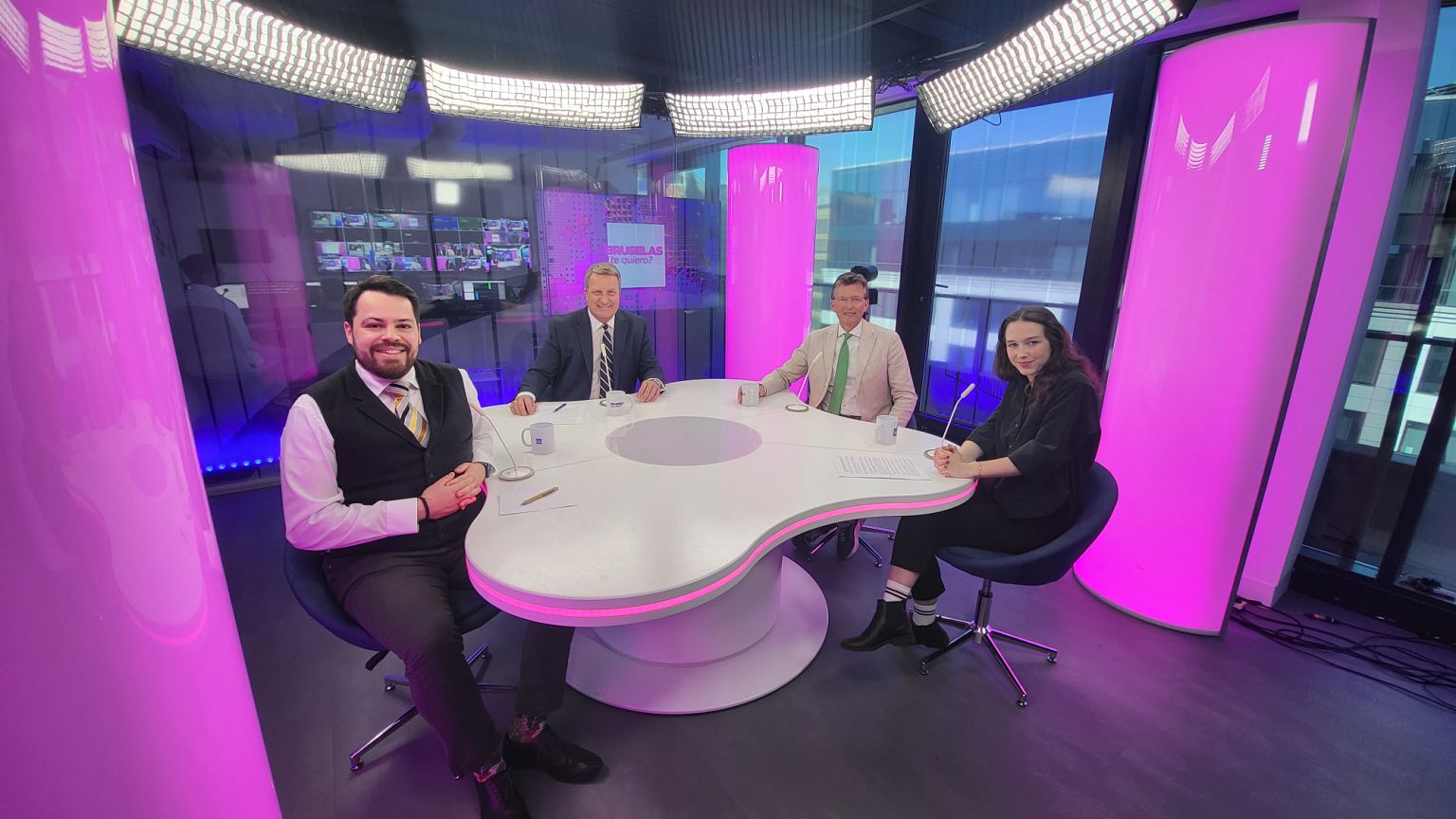 This week's panel with host Stefan Grobe This week's panel with host Stefan Grobe