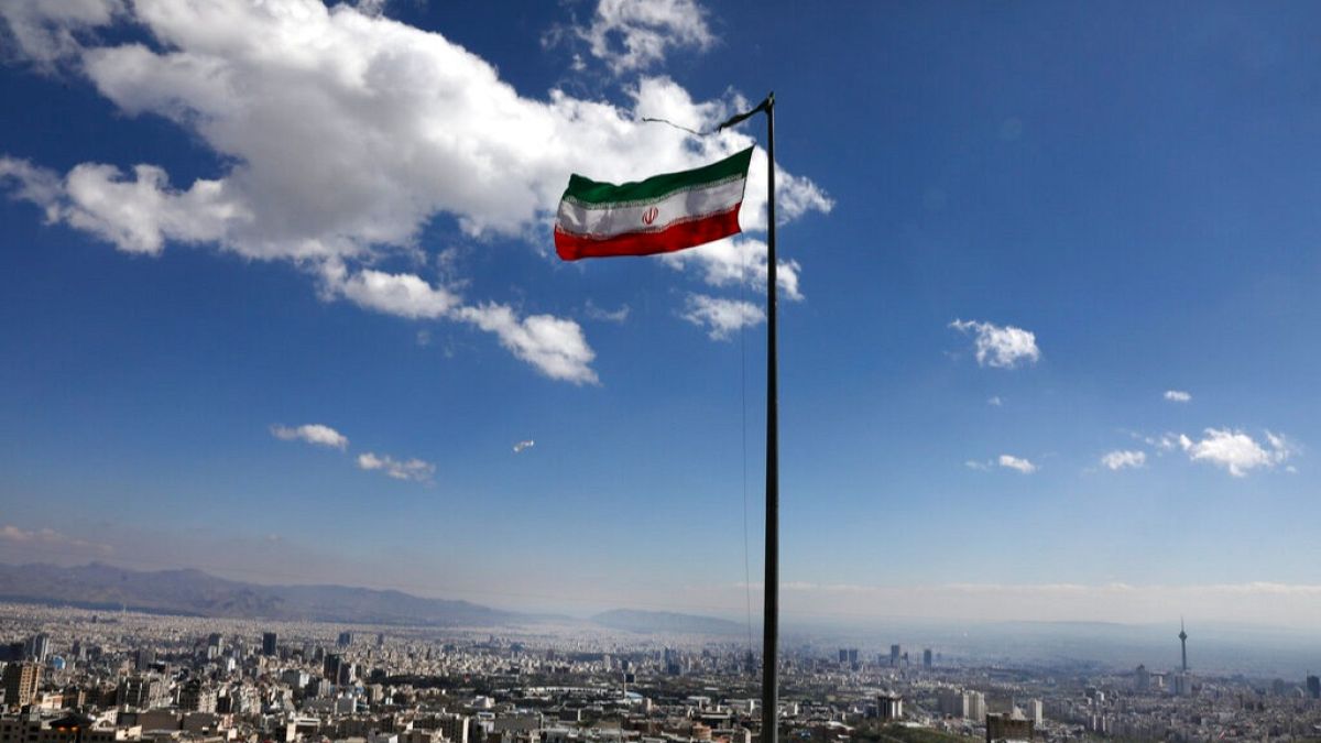 إيران تندد باستمرار العقوبات الأمريكية "غير القانونية" وتشكك بجدية واشنطن في المفاوضات