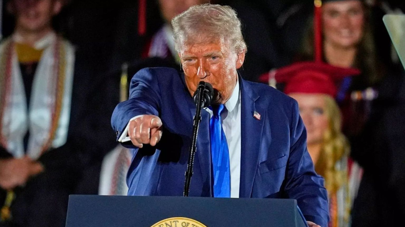 دونالد ترامپ دونالد ترامپ