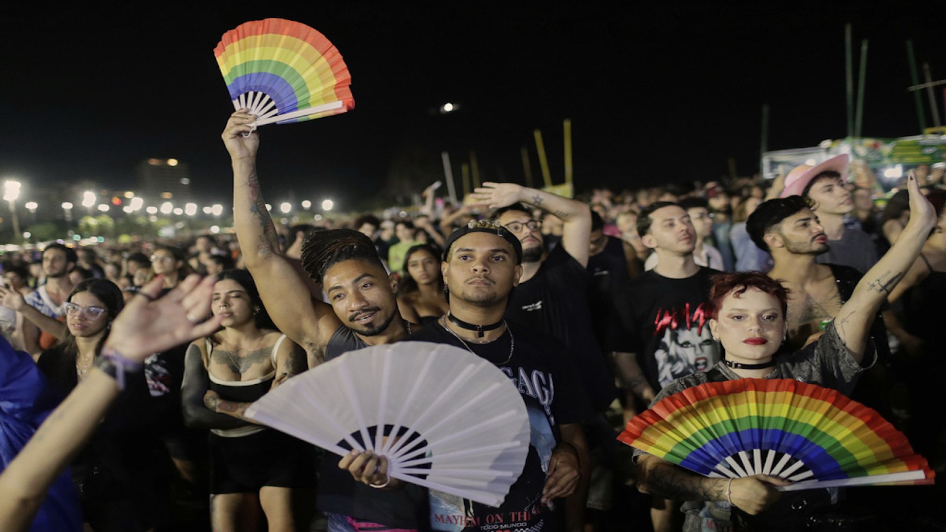2,1 Millionen Fans beim Gratis-Konzert von Lady Gaga an der Copacabana ...