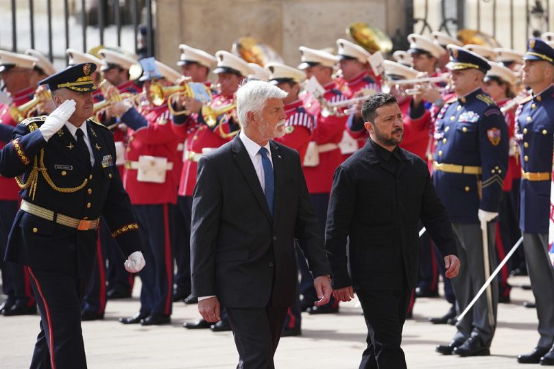 Le président de la République tchèque Petr Pavel, Volodymyr Zelenskyy au Château de Prague, République tchèque, dimanche 4 mai 2025.