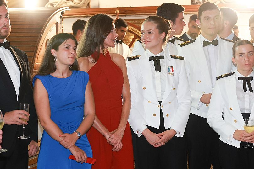 La reina Letizia celebra el Día de la Madre junto a la princesa Leonor en  Panamá | Euronews