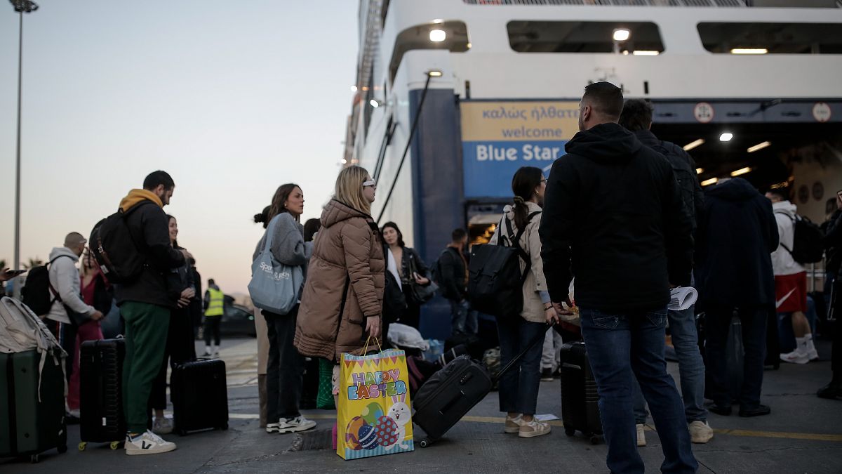 Ελλάδα: Τηλεφώνημα για εκρηκτικό μηχανισμό στο πλοίο Blue Star 1