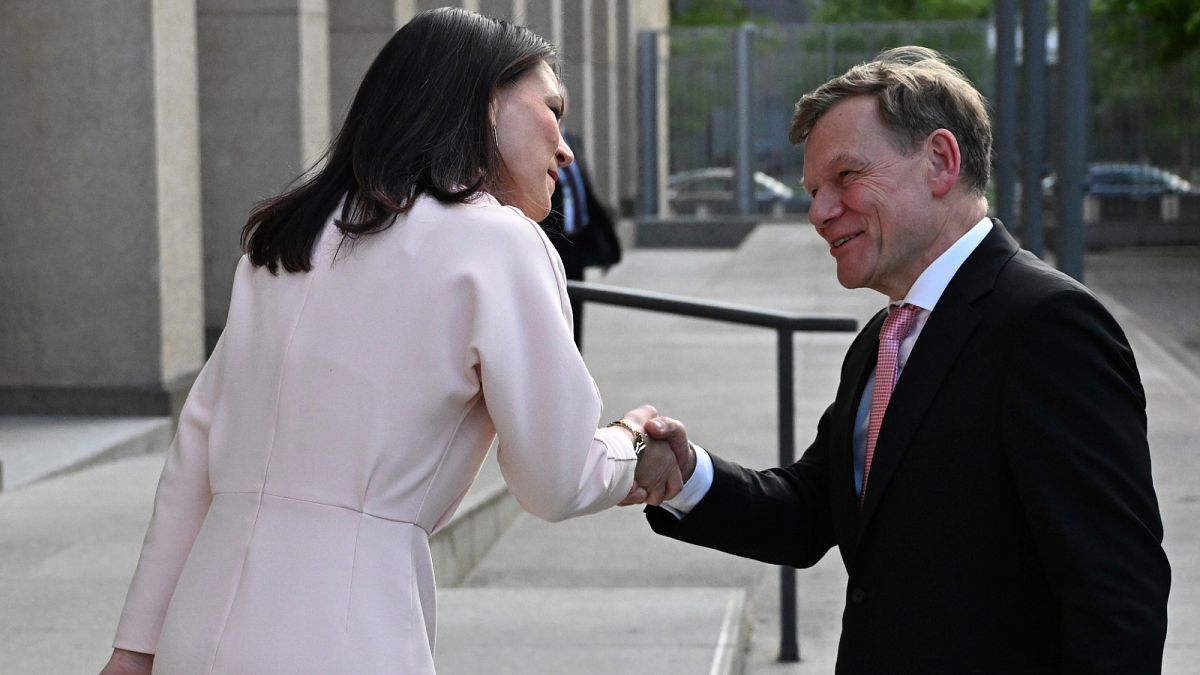 Von Baerbock zu Wadephul: Kehrtwende in der deutschen Außenpolitik?