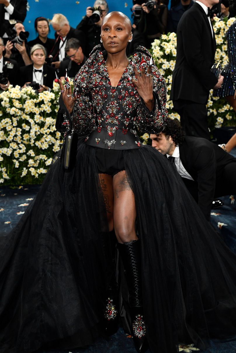 Wicked'ın yıldızı Cynthia Erivo, Met Gala kırmızı halısında.