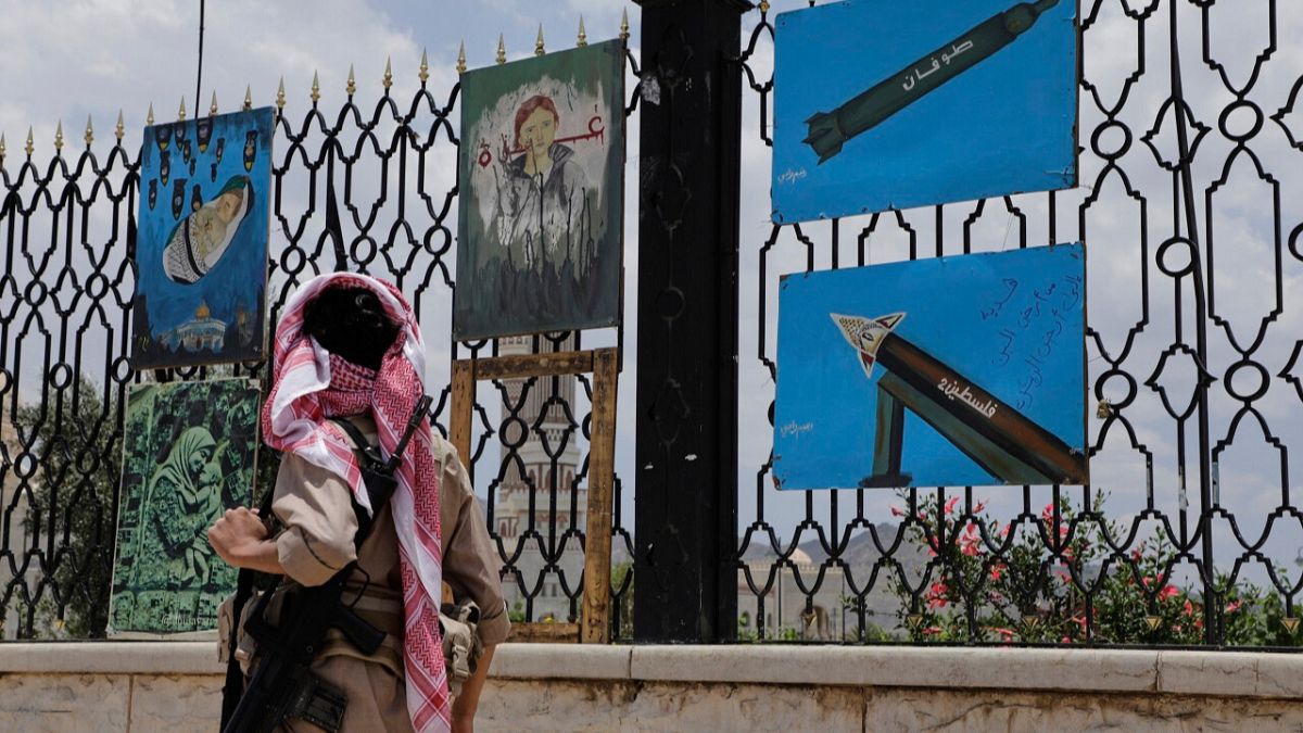 Israël frappe le Yémen après l'attaque des Houthis contre l'aéroport de Tel-Aviv