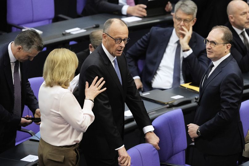  Friedrich Merz reagiert, nachdem er im ersten Wahlgang im Bundestag in Berlin nicht zum neuen Bundeskanzler gewählt wurde, Dienstag, 6. Mai 2025.