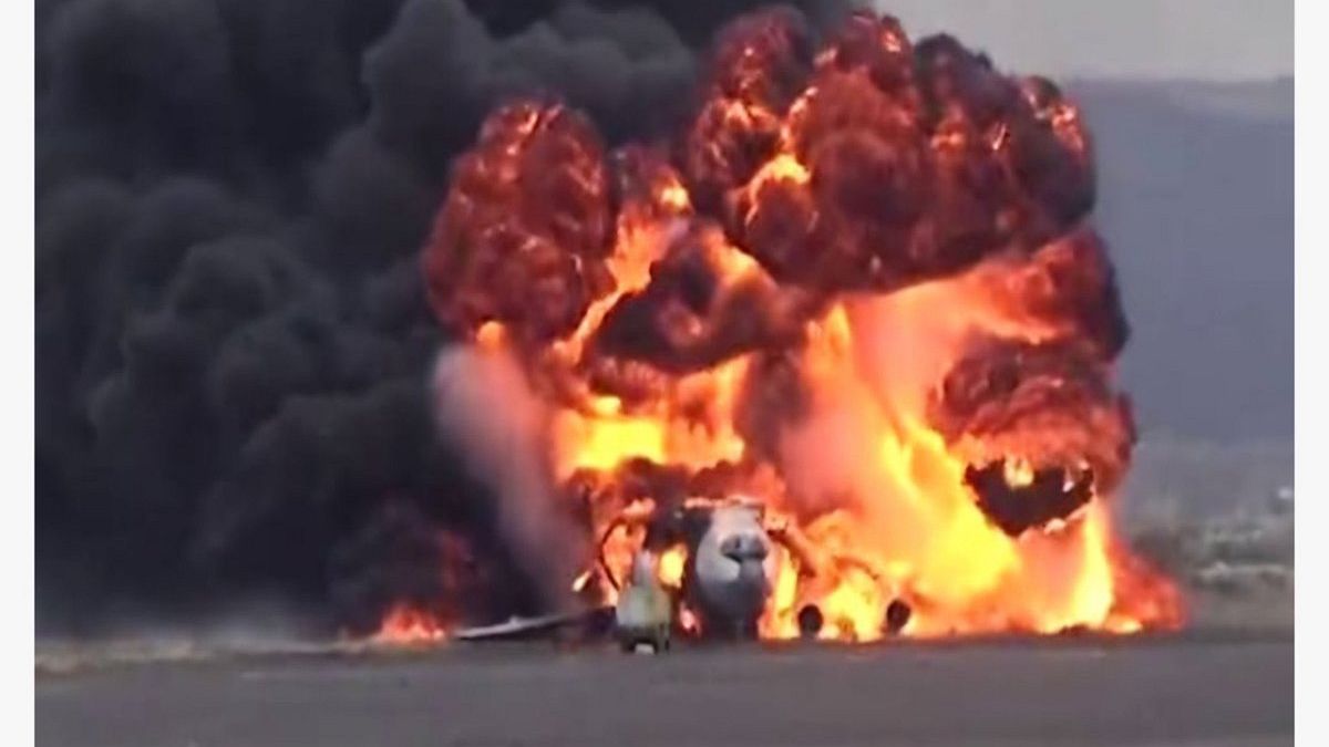 Jemen fővárosában bombázási hullám pusztította el a repülőteret és gépeit Jemen fővárosában bombázási hullám pusztította el a repülőteret és gépeit
