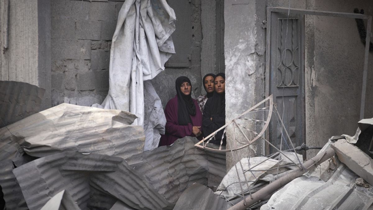 مركز استطلاع فلسطيني في رام الله يقول إن 49% من سكان قطاع غزة يريدون الرحيل!