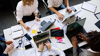 Spain's official working week would be reduced to 37.5 hours from 40 hours under a proposed new law.
