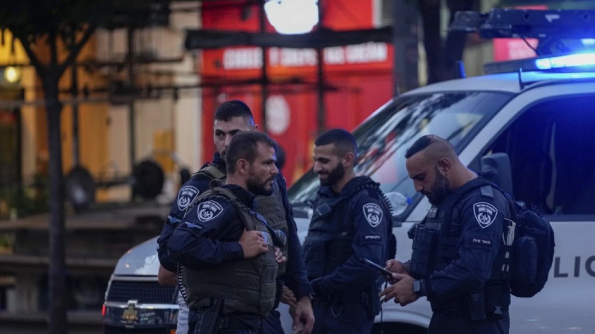 إطلاق نار يستهدف مركبة إسرائيلية ويوقع أربع إصابات عند حاجز الريحان قرب جنين شمال الضفة المحتلة