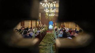 Datoteka: Biskup Daniel vodi misu Palm Sunday u crkvi i samostanu Djevice Marije, u Kairu, 9. travnja 2023.