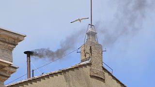 Vatican : fumée noire au deuxième jour du conclave