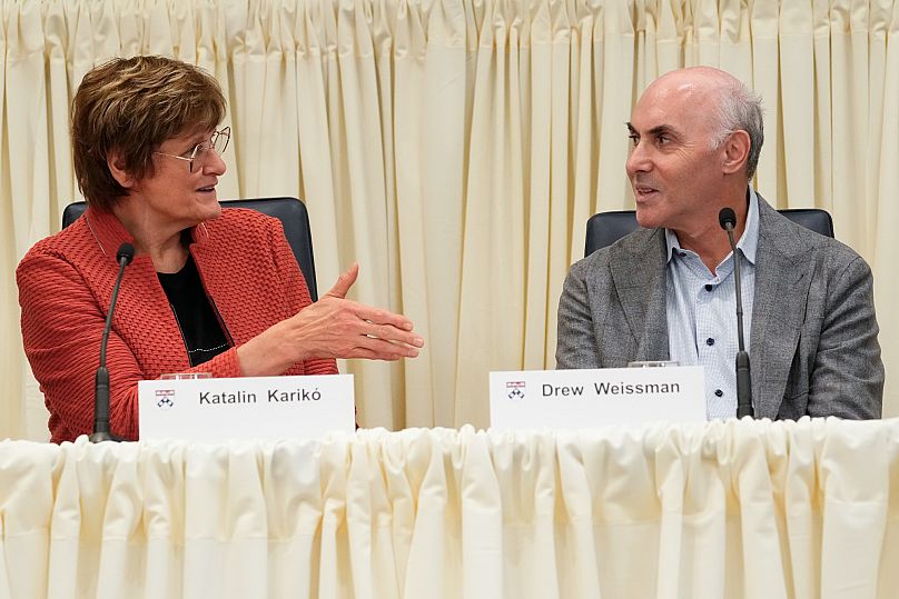 Karikó Katalin és Drew Weissman a University of Pennsylvanián 2023. október 2-án