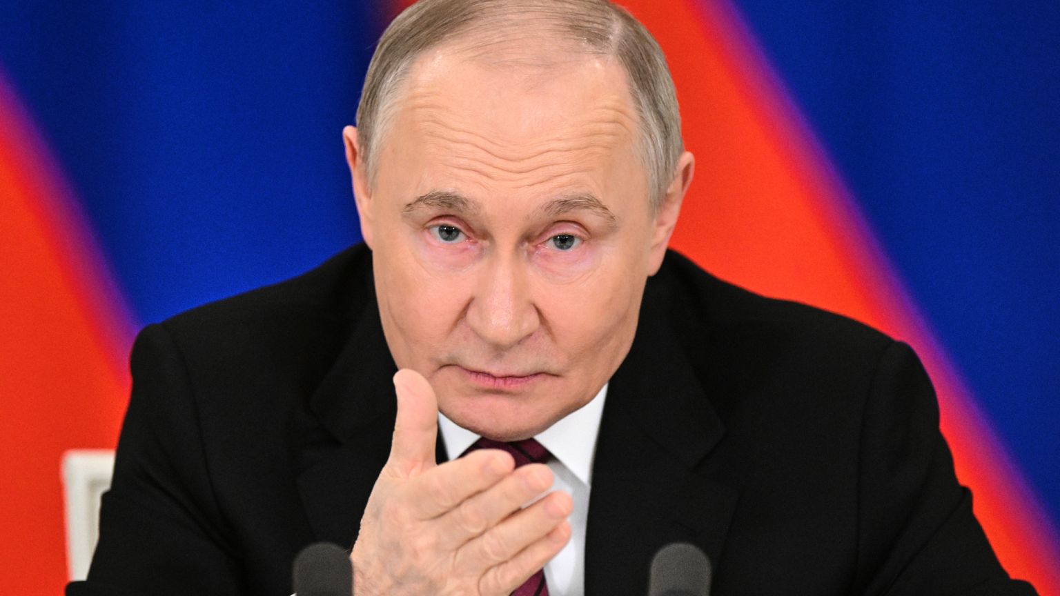 Vlagyimir Putyin késő esti televíziós beszédben jelentette be, hogy hajlandó tárgyalni 