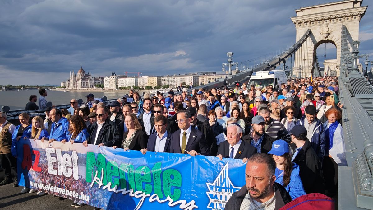 Une Marche des vivants à Budapest en hommage aux victime de l'Holocauste et du 7 Octobre