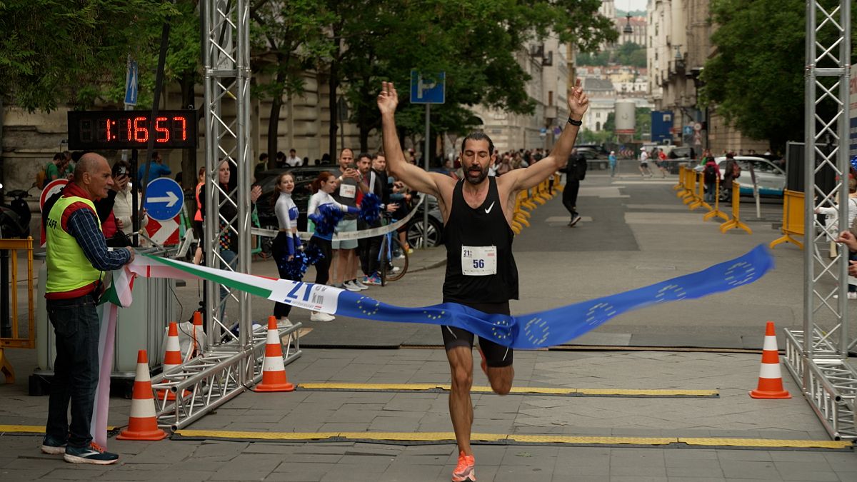 Elérte a félmaratont az Európa-futás távja - egy kilométer minden év EU-tagságért