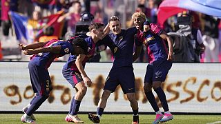 Football : le Barça remporte le Clasico, la Liga en vue