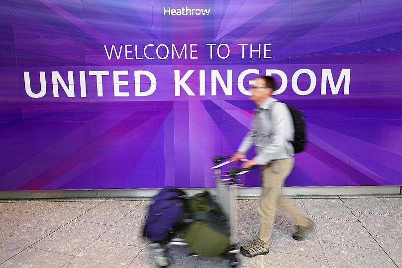 Une personne arrivant à Heathrow Airport