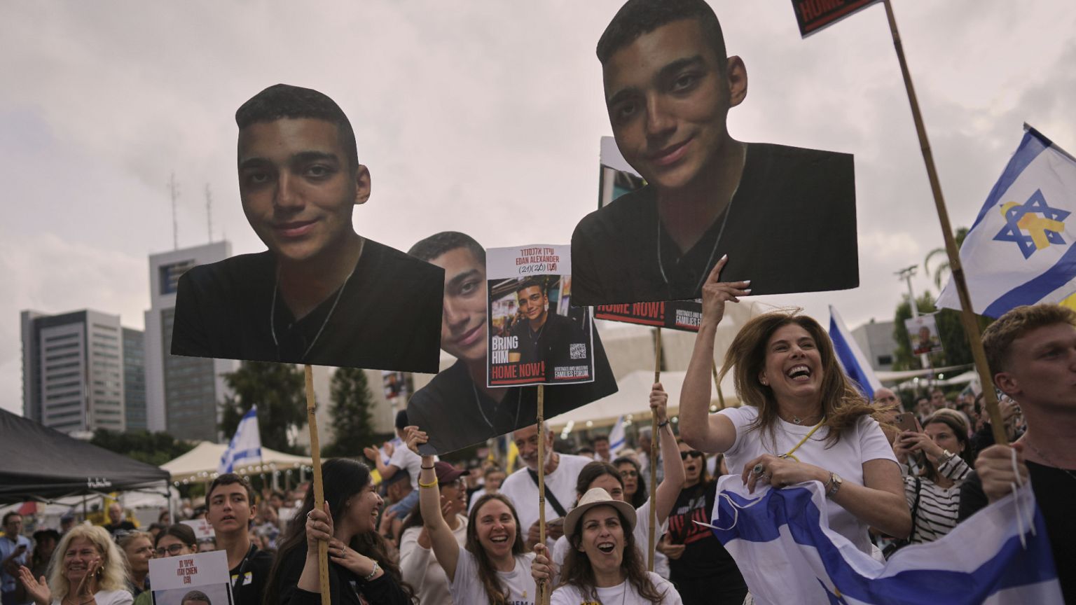 Hamás dice que ha liberado al rehén estadounidense de origen israelí Edan Alexander