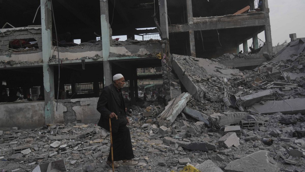إسرائيل تفرج عن 9 أسرى فلسطينيين وويتكوف يؤكد: " نعمل على تحرير جميع الرهائن"