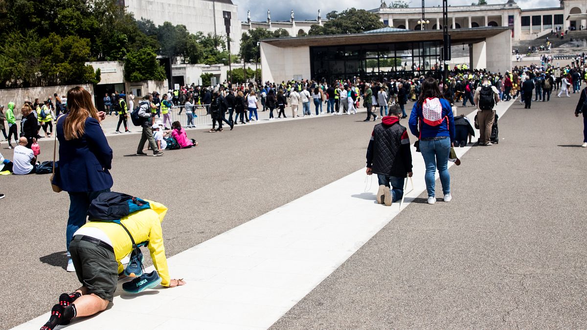 Εκατοντάδες χιλιάδες προσκυνητές στη Φάτιμα – Θέλουν σύντομα ο νέος Πάπας να χοροστατήσει στο Ιερό