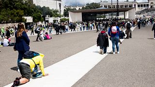 Des pèlerins à Fatima, dans le centre du Portugal.