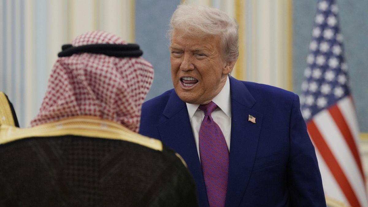 بينهم ماسك، هيغسيث وروبيو.. من يرافق ترامب في زيارته "التاريخية" إلى الشرق الأوسط؟