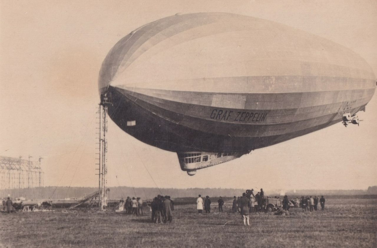 Graf Zeppelin at the Löwental anchor mast.