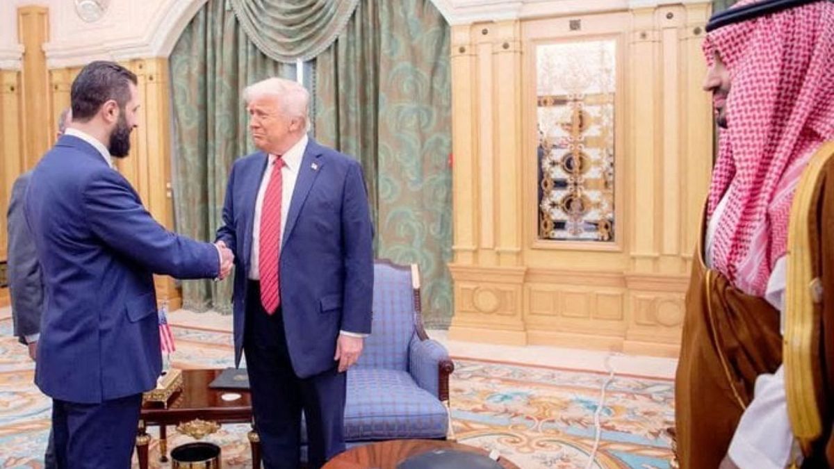 Trump Szíria új diktátorával egyezkedik - a történelemben először