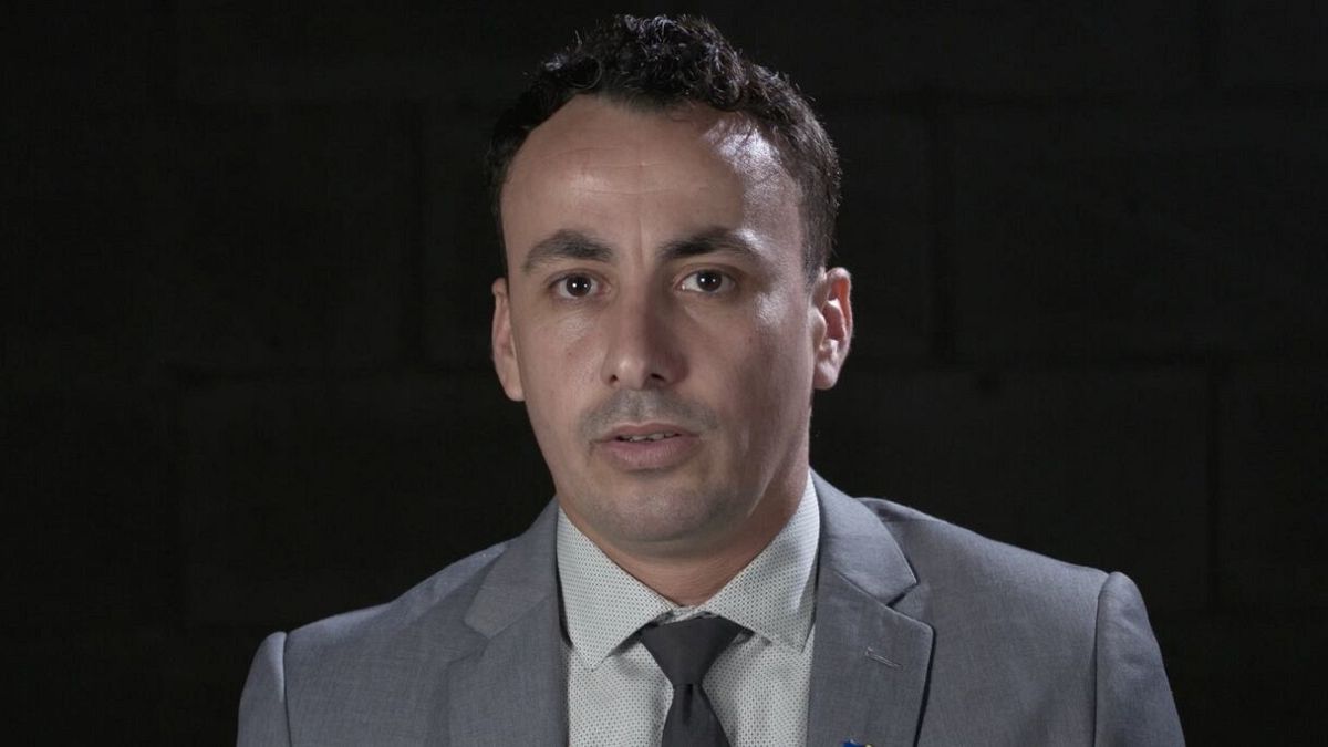 محكمة الاستئناف في باريس ترفض تسليم المعارض الجزائري أكسل بلعباسي
