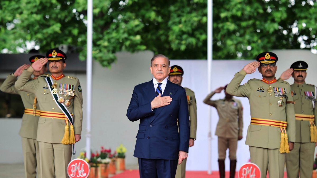 شهباز شريف يحذّر نظيره الهندي: يا سيد مودي إذا سلكت هذا الطريق مجددا ستعاقب
