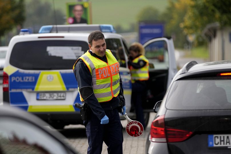 Die Bundespolizisten kontrollieren verstärkt an allen deutschen Grenzen.