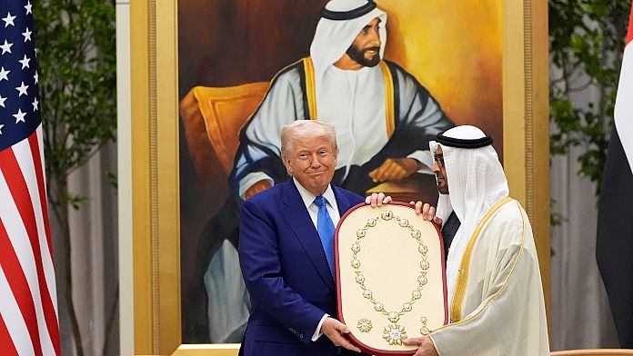 Donald Trump ad Abu Dhabi per l'ultima tappa del suo viaggio d'affari nel Golfo