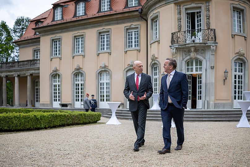 Die beiden Verteidigungsminister bei Beratungen in der Villa Borsig. 