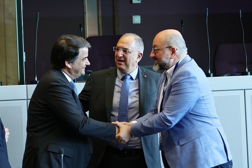 Σάκης Αρναούτογλου, Κώστας Καδής, Ραφαέλε Φίτο