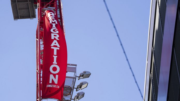 Remigration Summit: estrema destra europea favorevole ai rimpatri forzati riunita a Gallarate