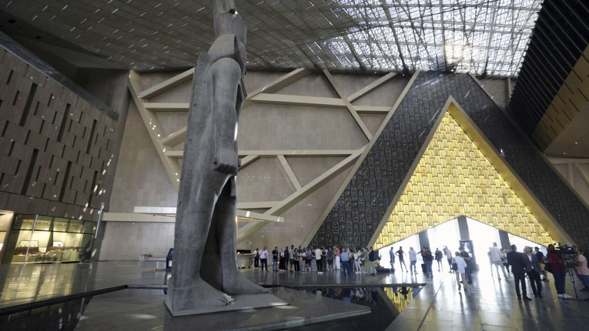 Firavun Tutankhamun'un mezarından 163 hazine, Büyük Mısır Müzesi’ne ulaştı