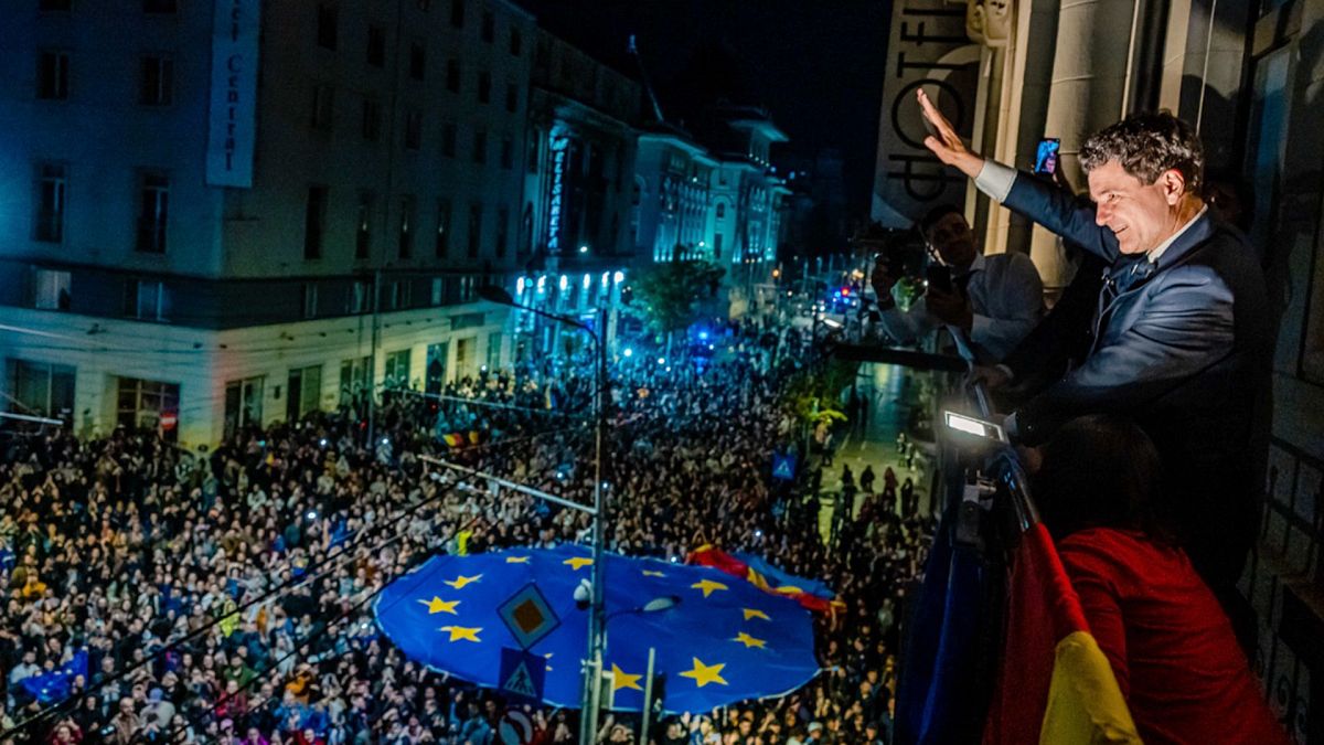 Nicușor Dan wins Romanian presidential election in dramatic comeback