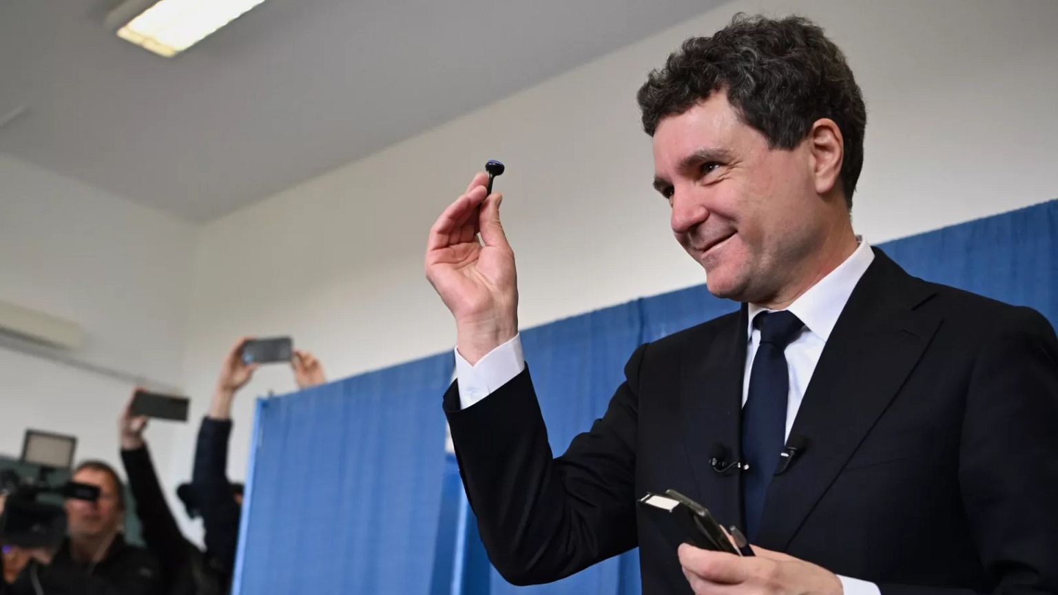 Roumanie : le pro-européen Nicușor Dan remporte l'élection présidentielle | Euronews